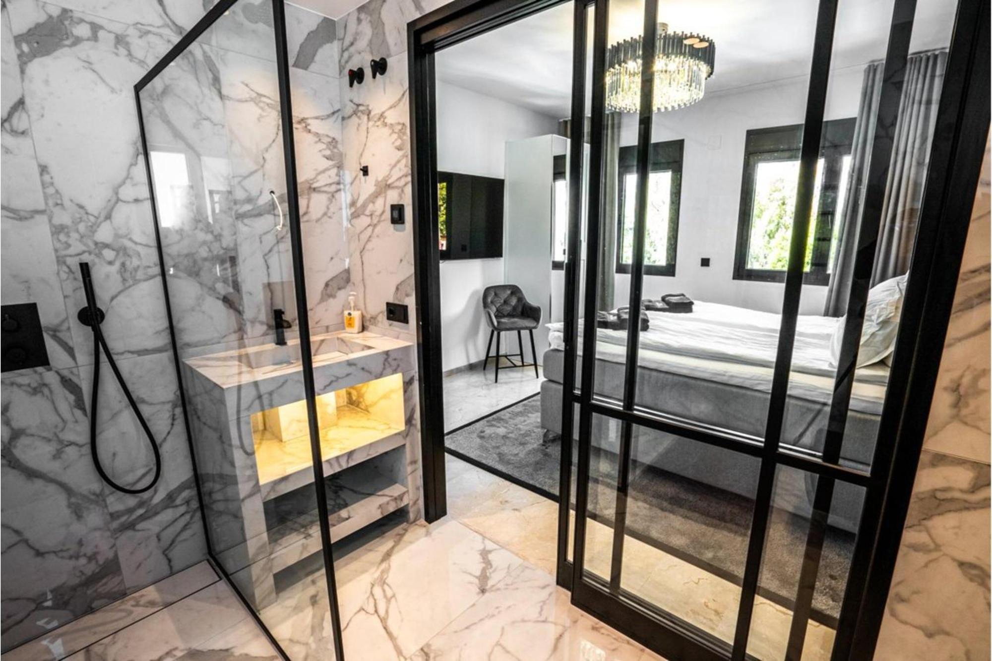 Villa New Zacaluca Pool Sauna & Gym - Happy Rentals มาร์เบยา ภายนอก รูปภาพ
