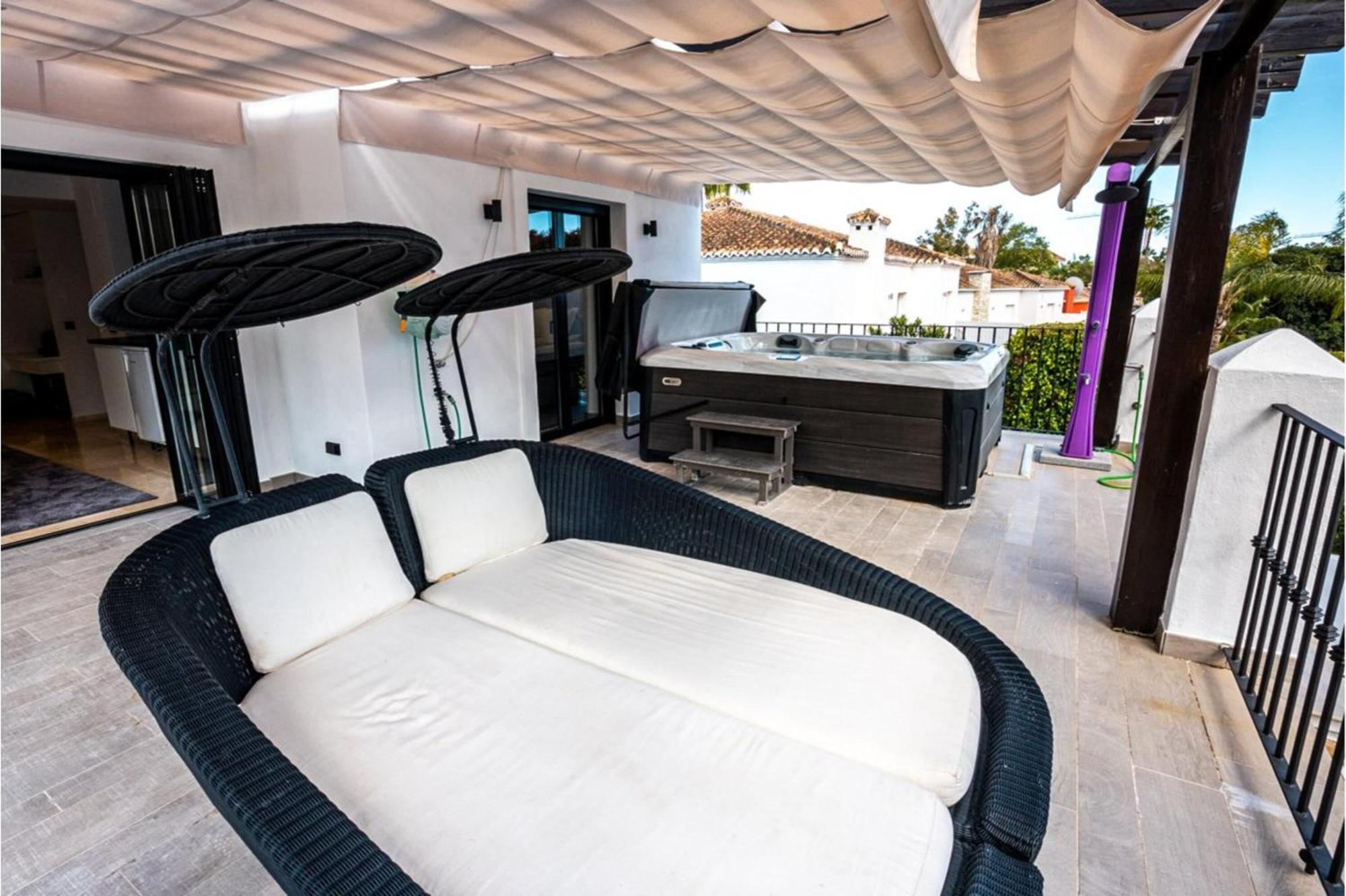 Villa New Zacaluca Pool Sauna & Gym - Happy Rentals มาร์เบยา ภายนอก รูปภาพ