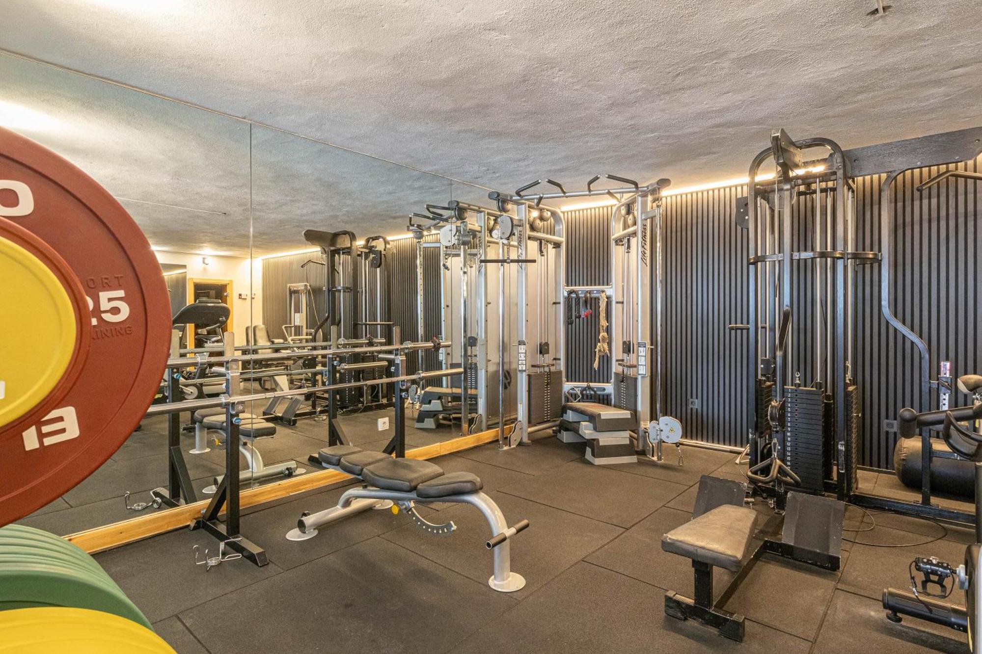 Villa New Zacaluca Pool Sauna & Gym มาร์เบยา ภายนอก รูปภาพ