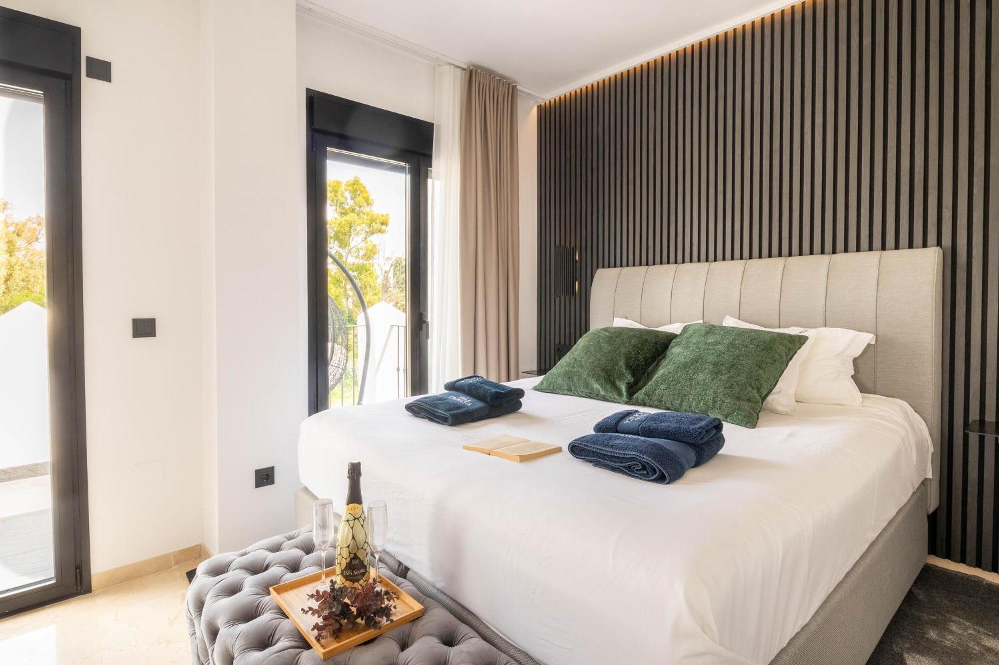 Villa New Zacaluca Pool Sauna & Gym - Happy Rentals มาร์เบยา ภายนอก รูปภาพ