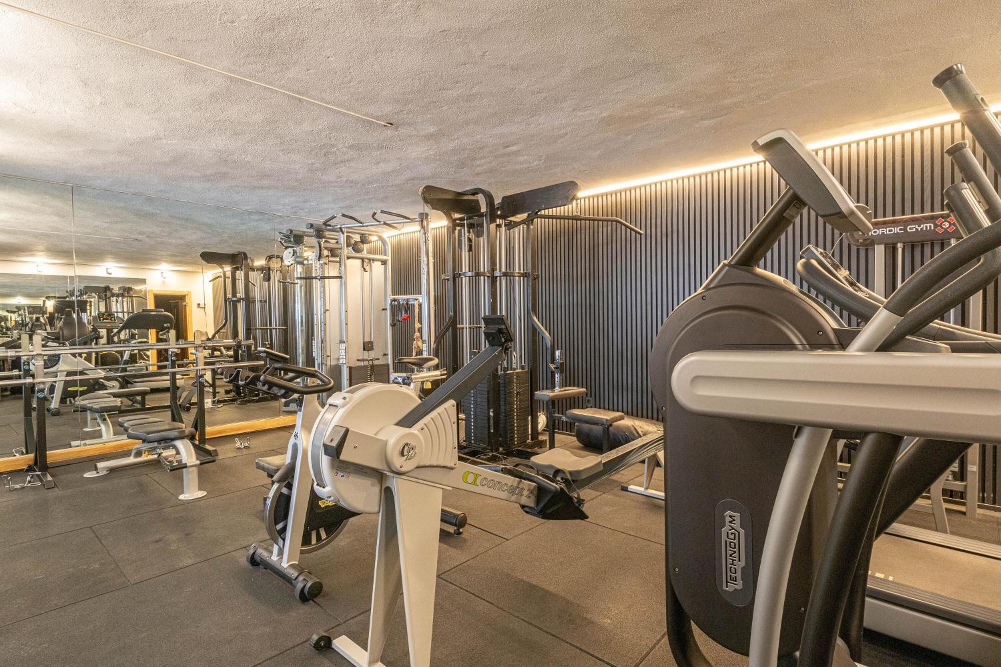 Villa New Zacaluca Pool Sauna & Gym - Happy Rentals มาร์เบยา ภายนอก รูปภาพ